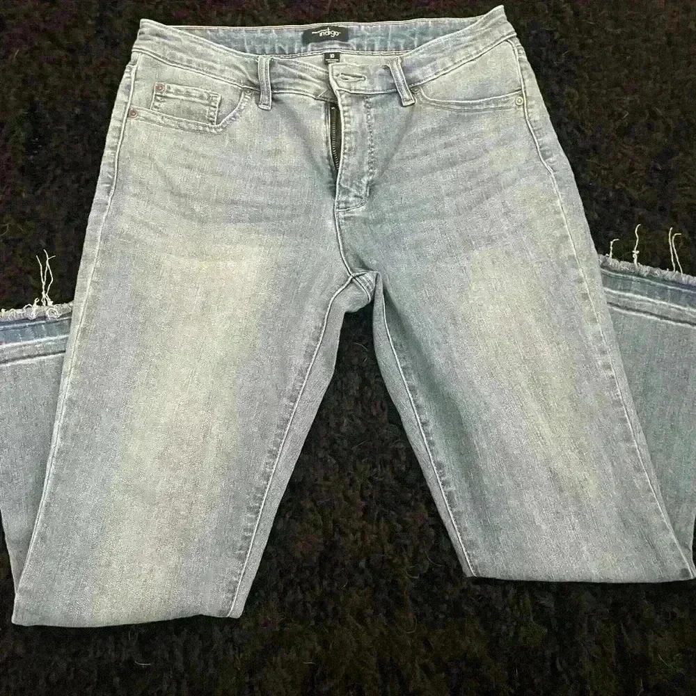 Indigo women’s jeans